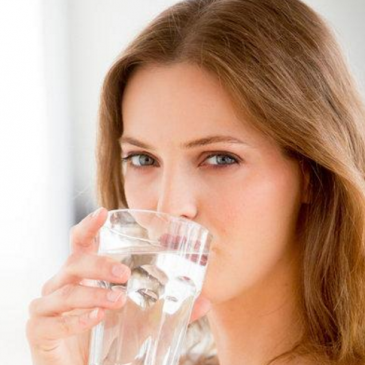 NƯỚC NÓNG TỪ MÁY NƯỚC NÓNG NĂNG LƯỢNG MẶT TRỜI QUEEN CÓ UỐNG ĐƯỢC KHÔNG?