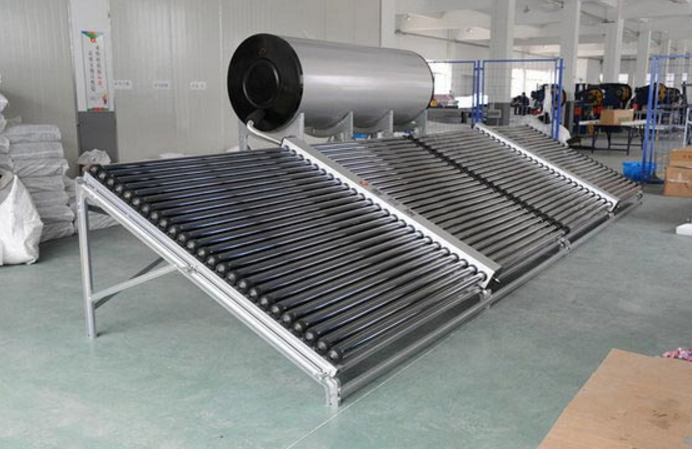 1-may-nuoc-nong-nang-luong-mat-troi-giam-gia